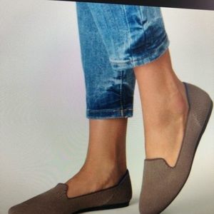 Rothys NWOT Mocha Loafer Size 7